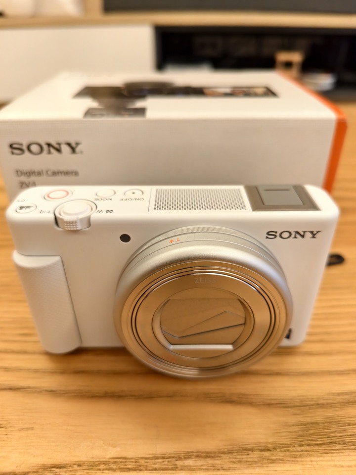 SONY 數位相機 ZV-1 晨曦白(公司貨) 保固還有1年多 快門數90