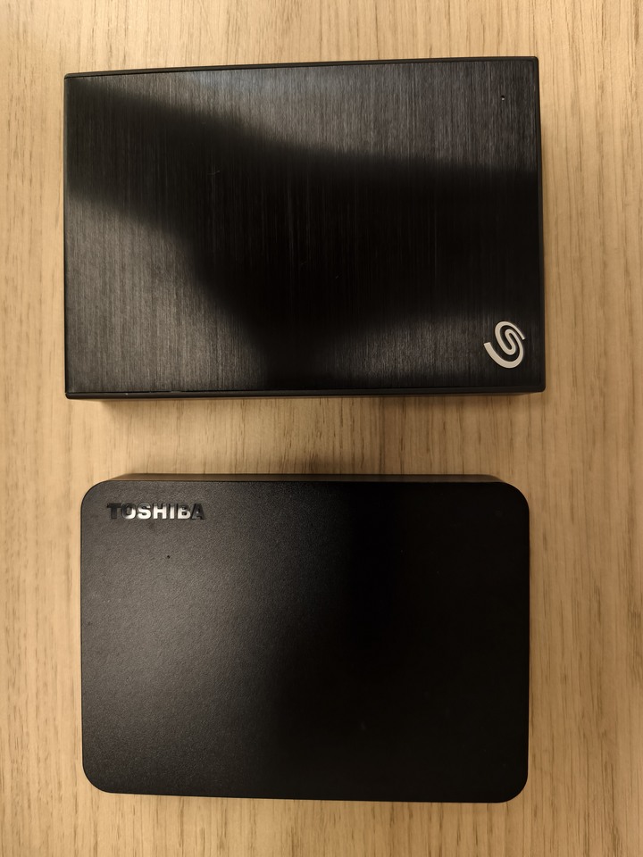 Toshiba 4T 及 Seagate 4T 外接2.5吋 行動硬碟