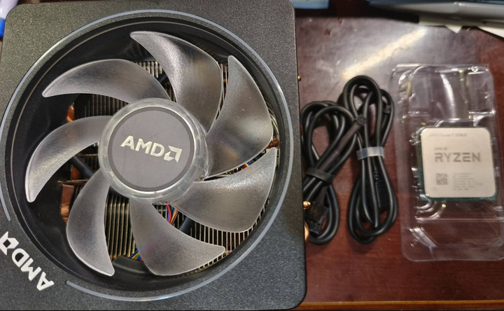 AMD R7 3700X 8核16緒 CPU Ryzen 7  含 RGB 幽靈風扇