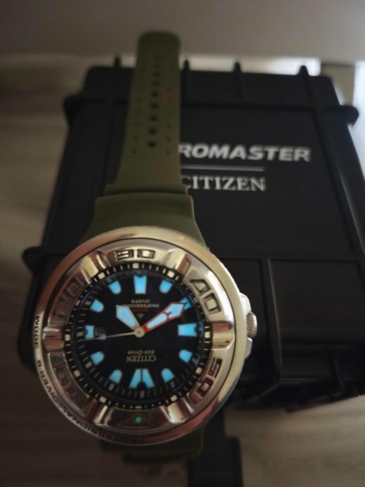 二手 Citizen 星辰錶 （看說明） PROMASTER 煙灰缸夜光面盤光動能300米小怪獸潛水錶 BJ8050