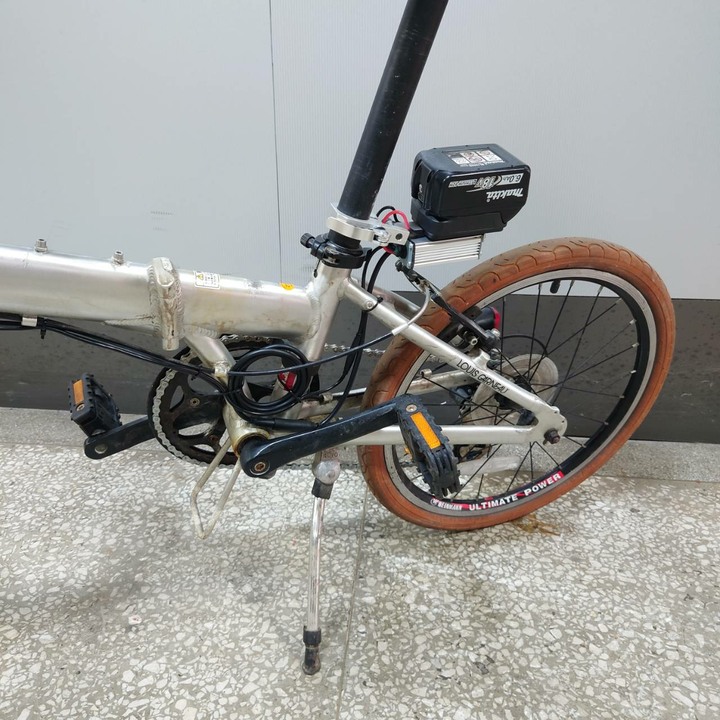 Louis Garneau 20"八速小折 (eKits套件,使用Makita 牧田電池)