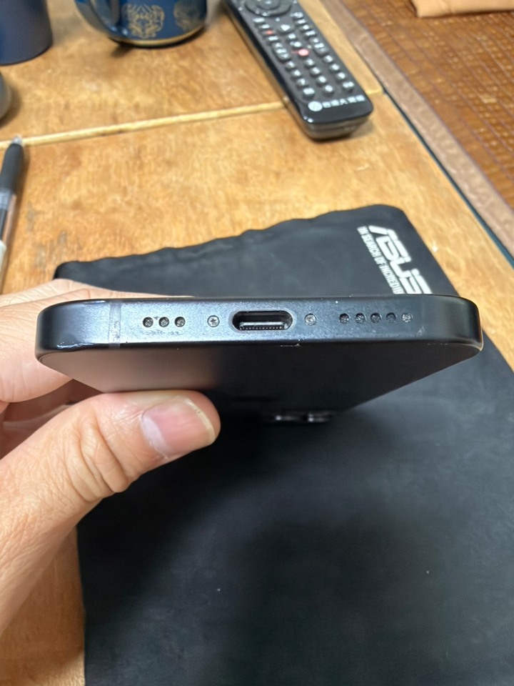 iPhone 15 256G 黑色