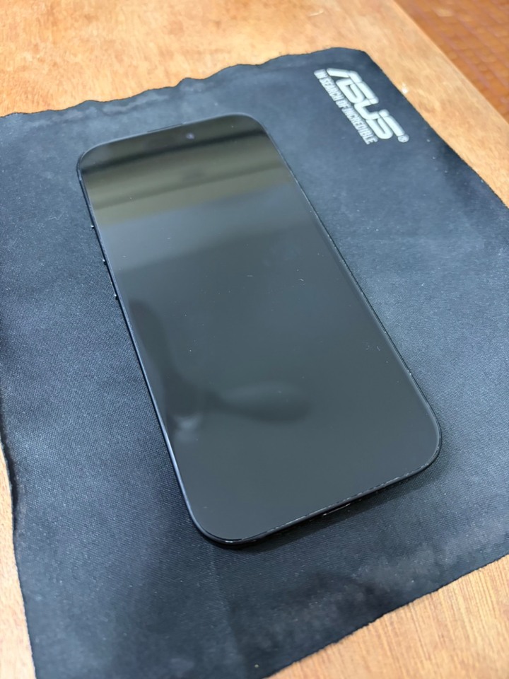 iPhone 15 256G 黑色