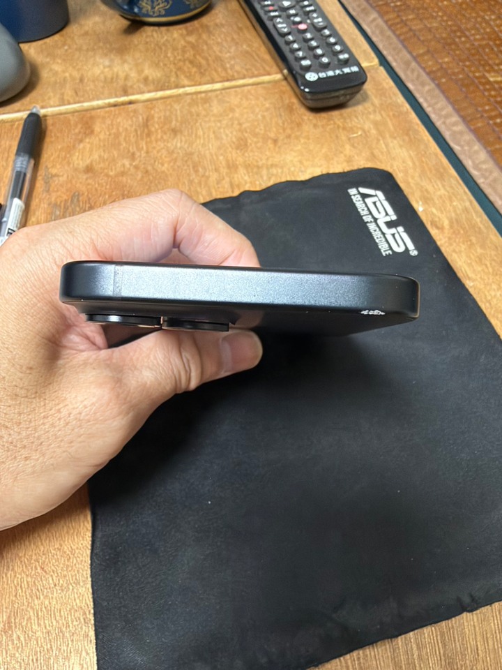 iPhone 15 256G 黑色
