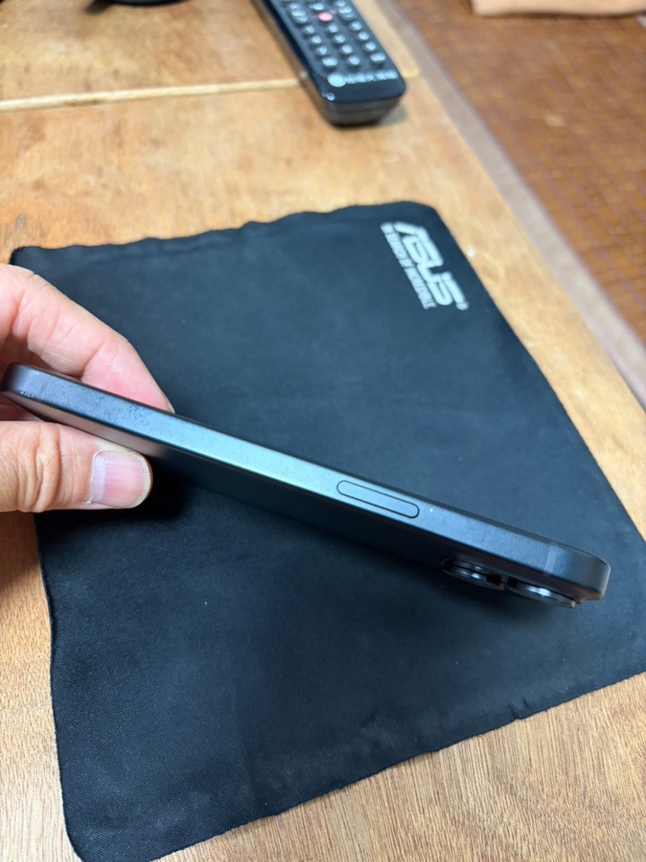 iPhone 15 256G 黑色