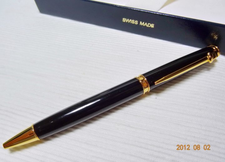 瑞士卡達CARAN d'ACHE 1993年推出的Geneve系列黑桿金筆(原子筆-藍色筆芯)