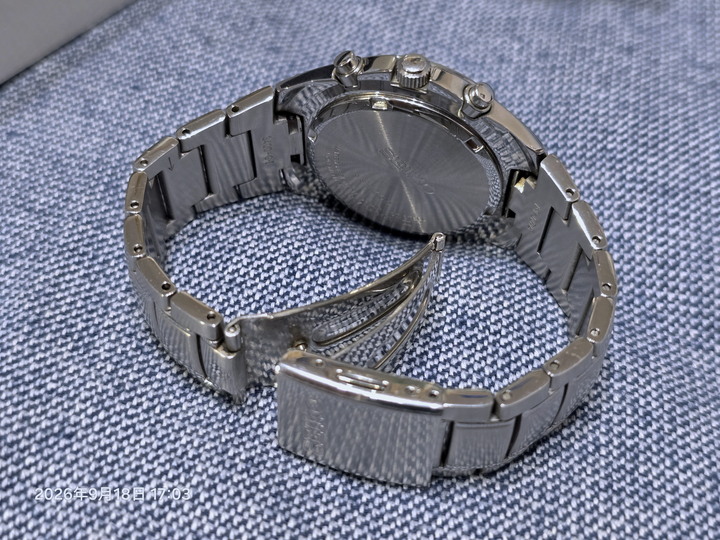 Seiko精工7T92-0FX0黑面三眼計時石英錶, 九成新以上, 盒裝.