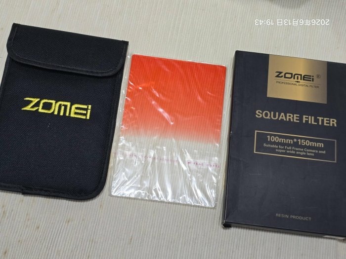 卓美ZOMEI Z3第3代Z型方形濾鏡金屬支架(72mm)+ND4漸層方鏡及減光鏡各一(100mmx150mm)+漸層紅1片, 未用近全新.