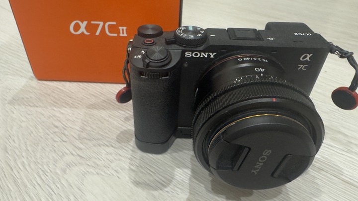 SONY A7C2 公司貨 保固內 (不含鏡頭）