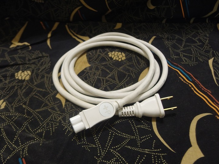 Oyaide NEO d+ C7電源線(8字)1.8m