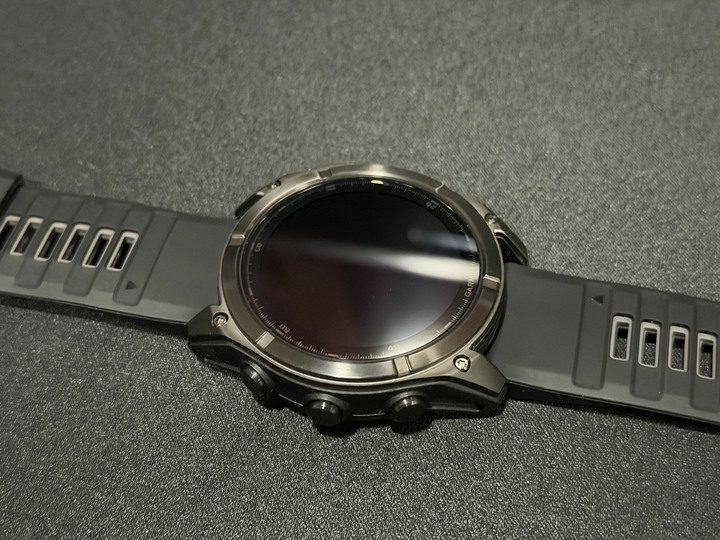 Garmin fenix 8 AMOLED 51mm 黑