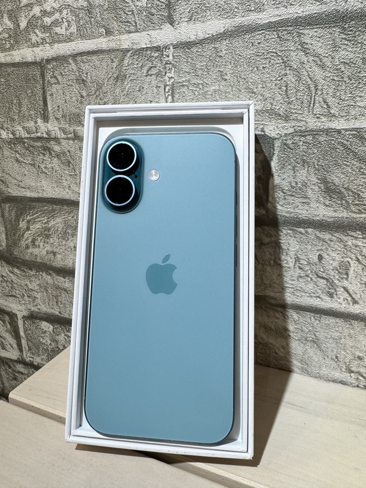 iPhone16 128 湖水綠