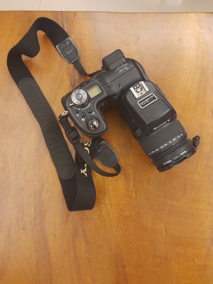 Sony DSC-F828