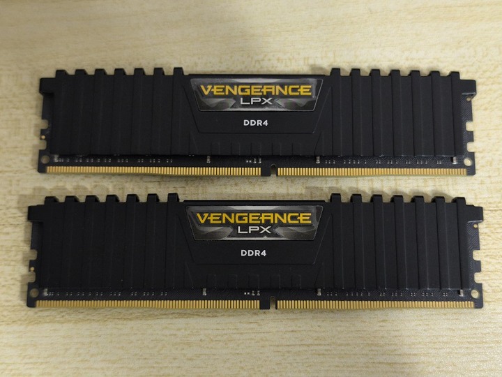 海盜船 LPX DDR4 3600 16G*2 CL18