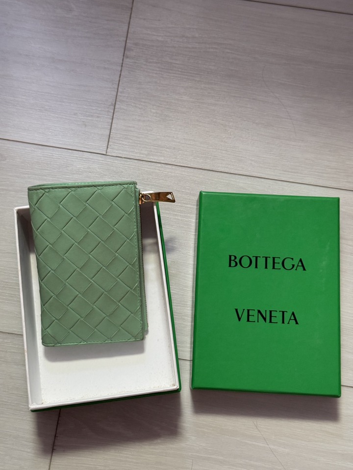 BOTTEGA VENETA 寶緹嘉Bi-Fold 經典編織羊皮對開中夾