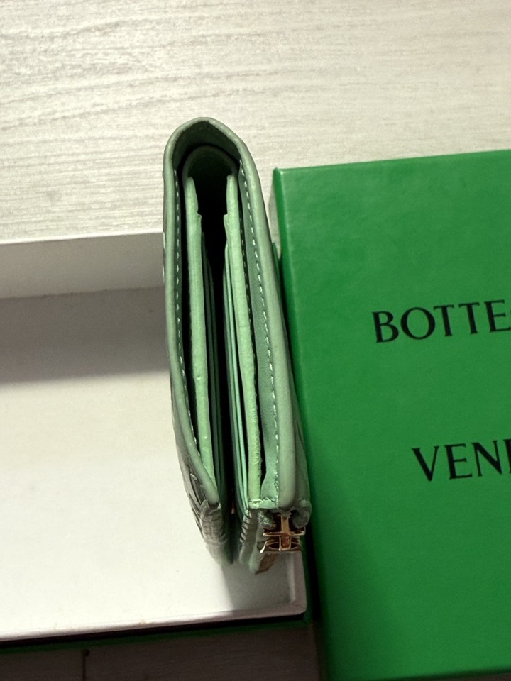BOTTEGA VENETA 寶緹嘉Bi-Fold 經典編織羊皮對開中夾