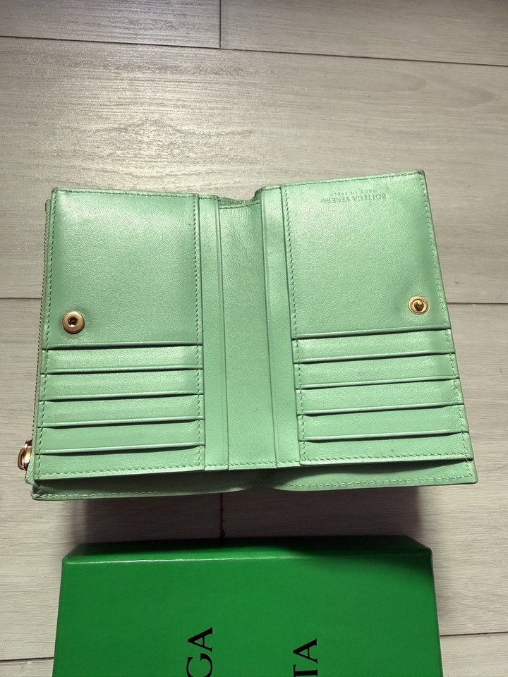 BOTTEGA VENETA 寶緹嘉Bi-Fold 經典編織羊皮對開中夾