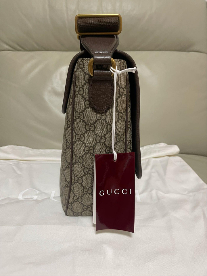 GUCCI專櫃新款綠紅綠掀蓋斜背包100%原廠公司貨！支持驗貨！超低賠本出售！