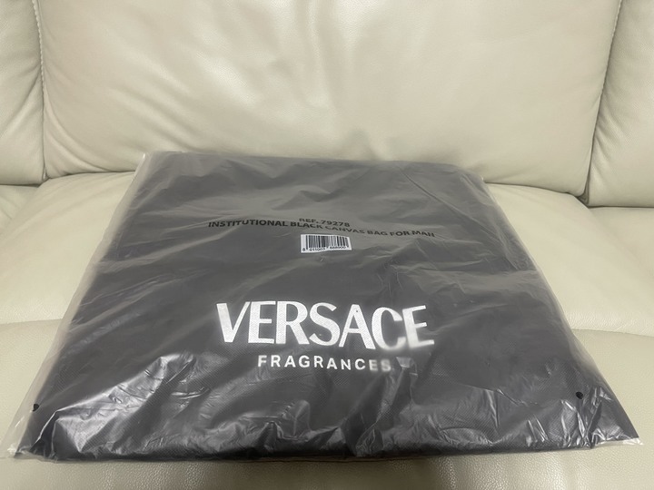 (已售出)VERSACE黑色斜背包100%原廠公司貨！支持驗貨！超低賠本出售！