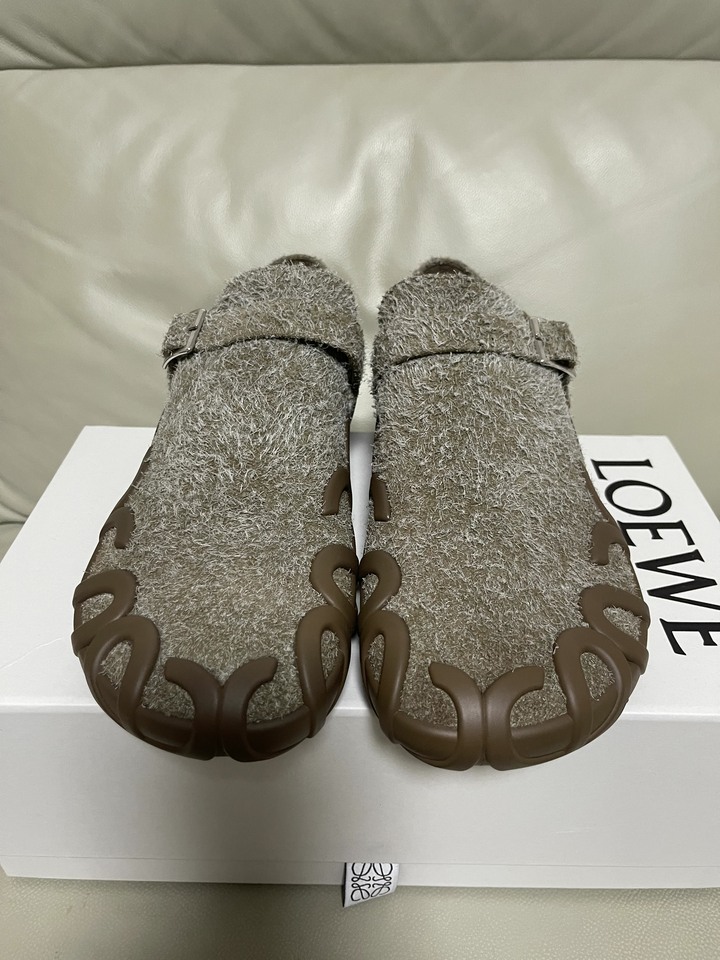 LOEWE新款麂皮休閒鞋100%原廠公司貨！支持驗貨！超低賠本出售！