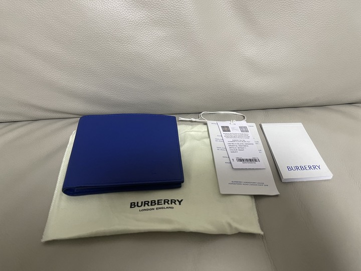 新款BURBERRY經典戰馬logo藍色牛皮對開短夾100%原廠公司貨！支持驗貨！超低賠本出售！