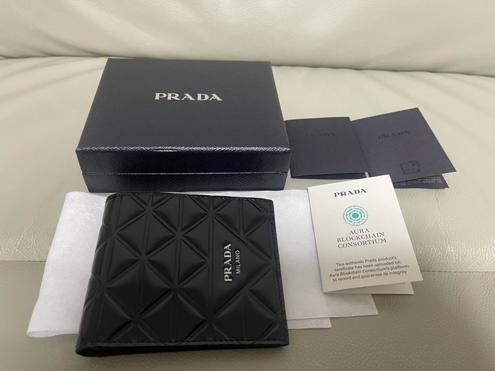 PDADA專櫃新款鑽石紋路短夾100%原廠公司貨！支持驗貨！超低賠本出售！
