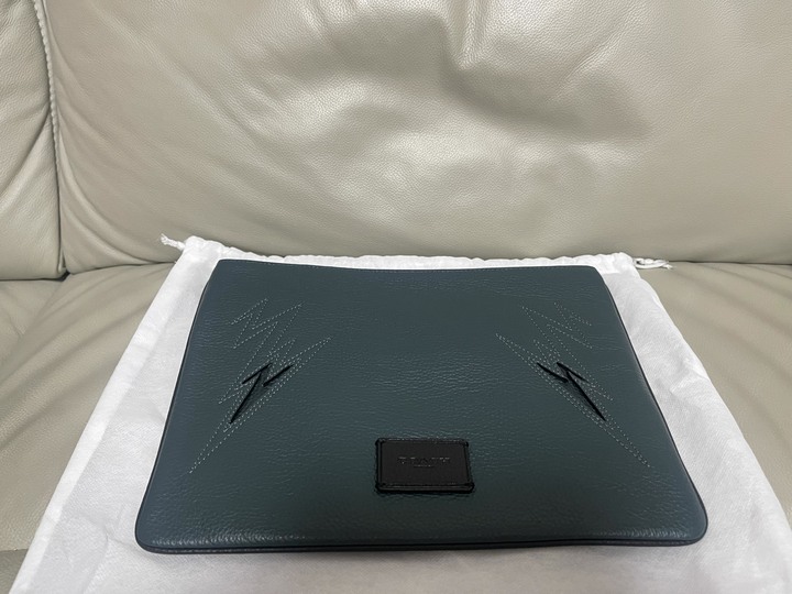 COACH大款牛皮手拿包100%原廠公司貨！支持驗貨！超低賠本出售！