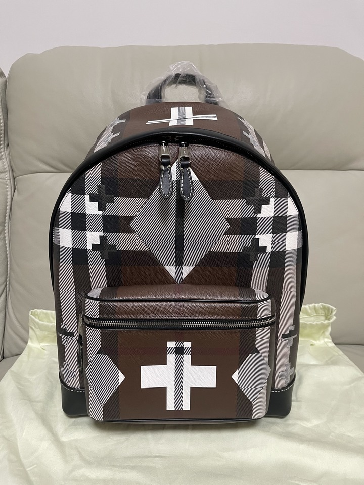 BURBERRY深棕格紋白十字限定款後背包100%原廠公司貨！支持驗貨！超低賠本出售！
