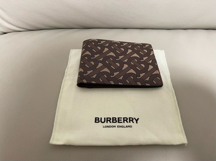 Burberry 滿版TB logo輕薄短夾 賠本出售 100%原廠公司貨 支持驗貨!!