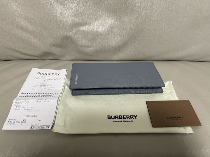 BURBERRY經典燙銀LOGI牛皮對開長夾100%原廠公司貨！支持驗貨！超低賠本出售！