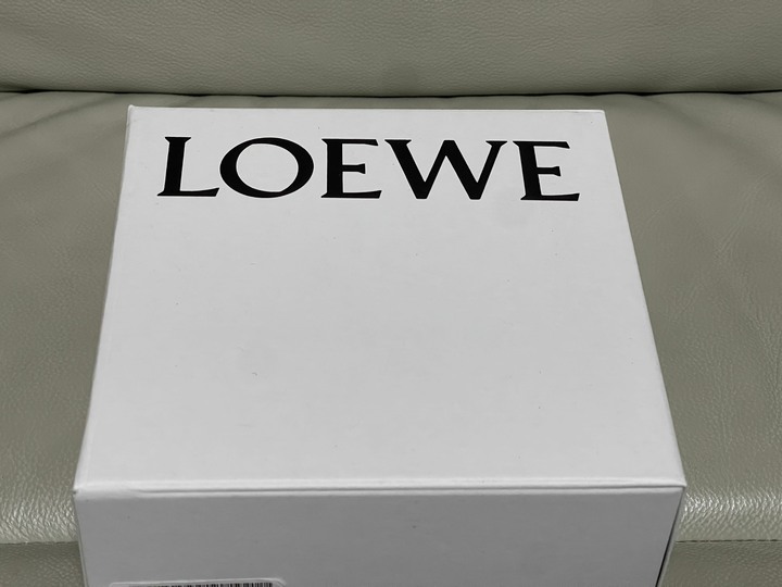 LOEWE新款牛皮吊飾100%原廠公司貨！支持驗貨！超低賠本出售！