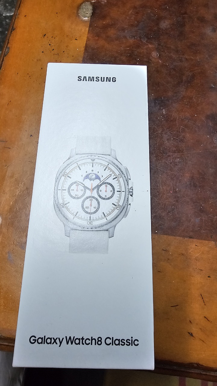 售 Galaxy watch 8 Classic 雲朵白 LTE