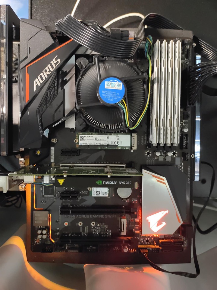 九代高顏值半套電腦 i5-9400F+B360+DDR4-8G