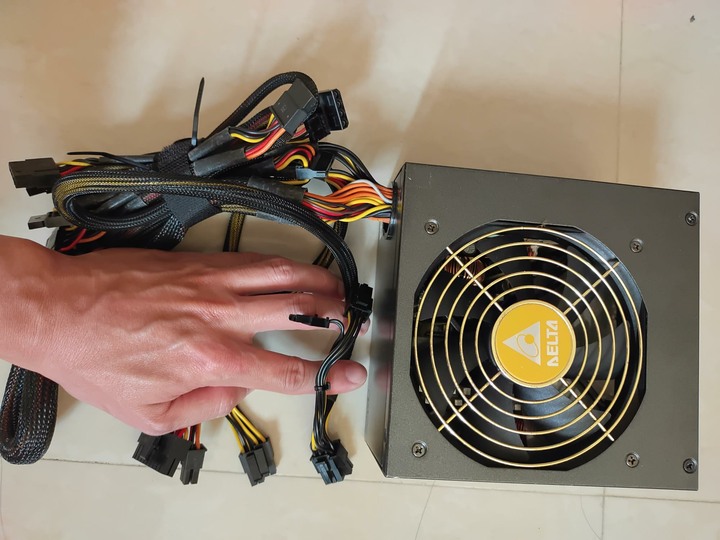 靜音型電腦機殼+風扇可調速面板+500W電源