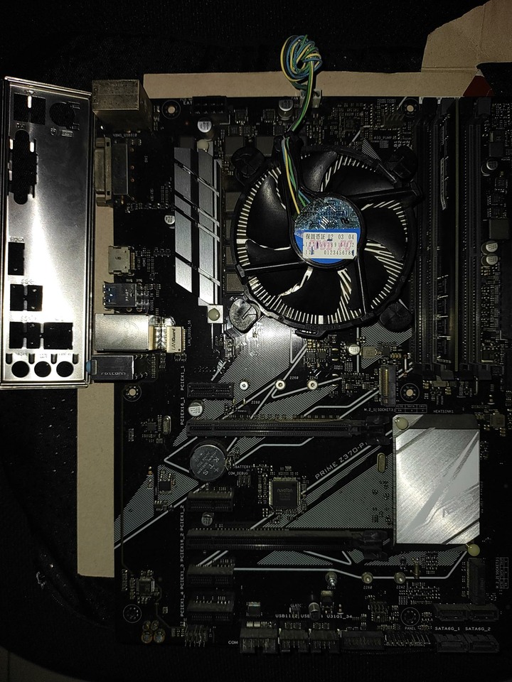 intel九代i7半套電腦 9700F+Z370+D4-8G