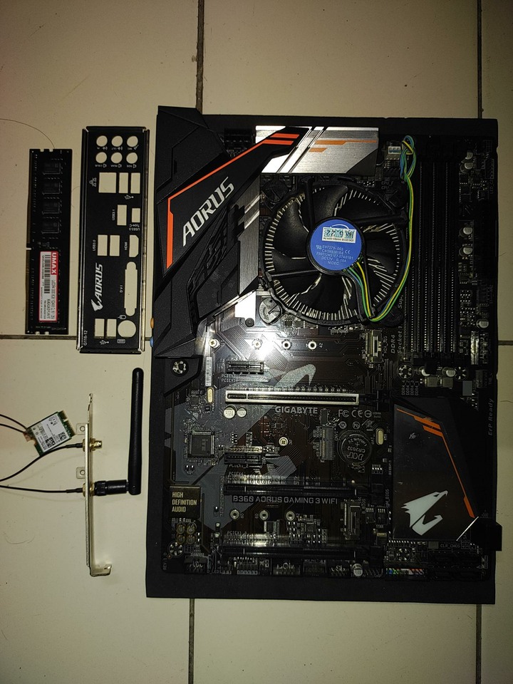 九代高顏值半套電腦 i5-9400F+B360+DDR4-8G