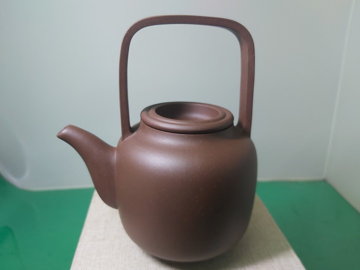 洋筒提樑壺--紫砂--上海美術館定製壺