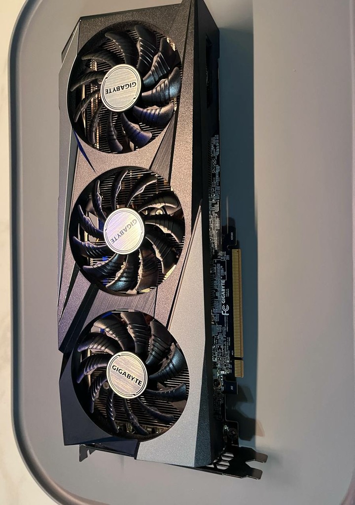 技嘉 GIGABYTE Radeon RX 6700 XT GAMING OC 12G