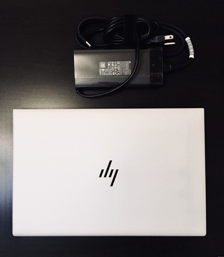 原廠過保  9成新  HP ENVY 15 (4K 觸控 OLED, i7, 2T SSD, 32G RAM) 創作者筆電