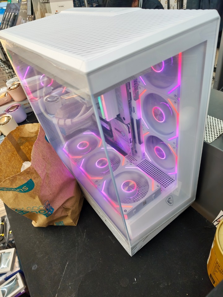 電競直播主機 9800X3D DDR5 32GB ssd 1TB 1000W 360水冷 4060TI 16GB MSI 微星 B850 130R PZ windows 11 pro