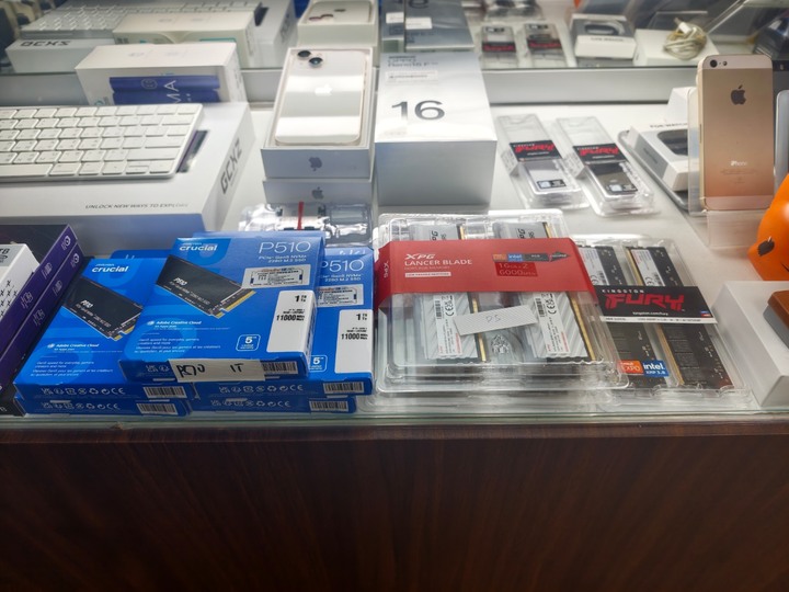 威剛 32G(雙通16G*2) DDR5-6000/CL28 Lancer RGB白(AX5U6000C2816G-DCLARBK),