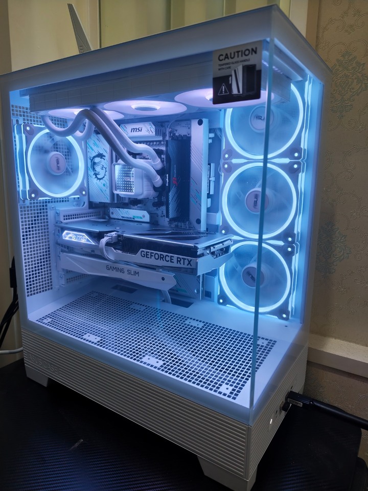 電競海景房 amd 9700x SSD 1TB ddr5 32GB 5600 power 1000w asus a31+ x870