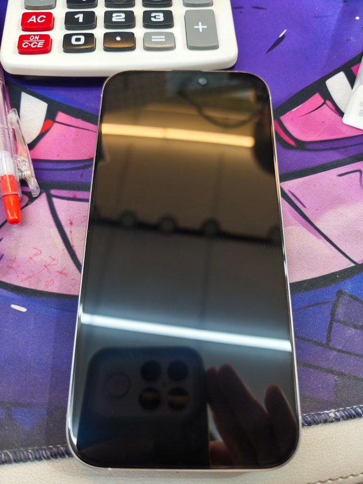 iPhone 16 promax 原色 白色