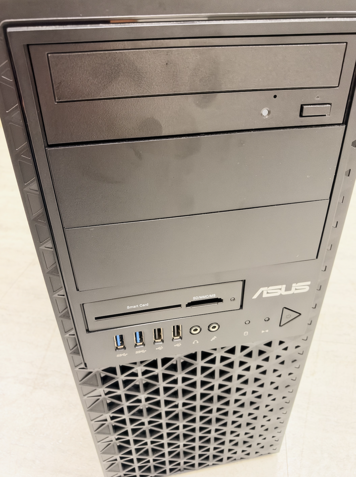 Asus TS100-E11-P14 基礎伺服器