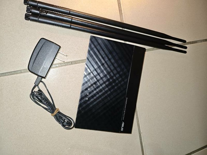 無線分享器 沐浴乳 髮膜 融蠟燈 等物品