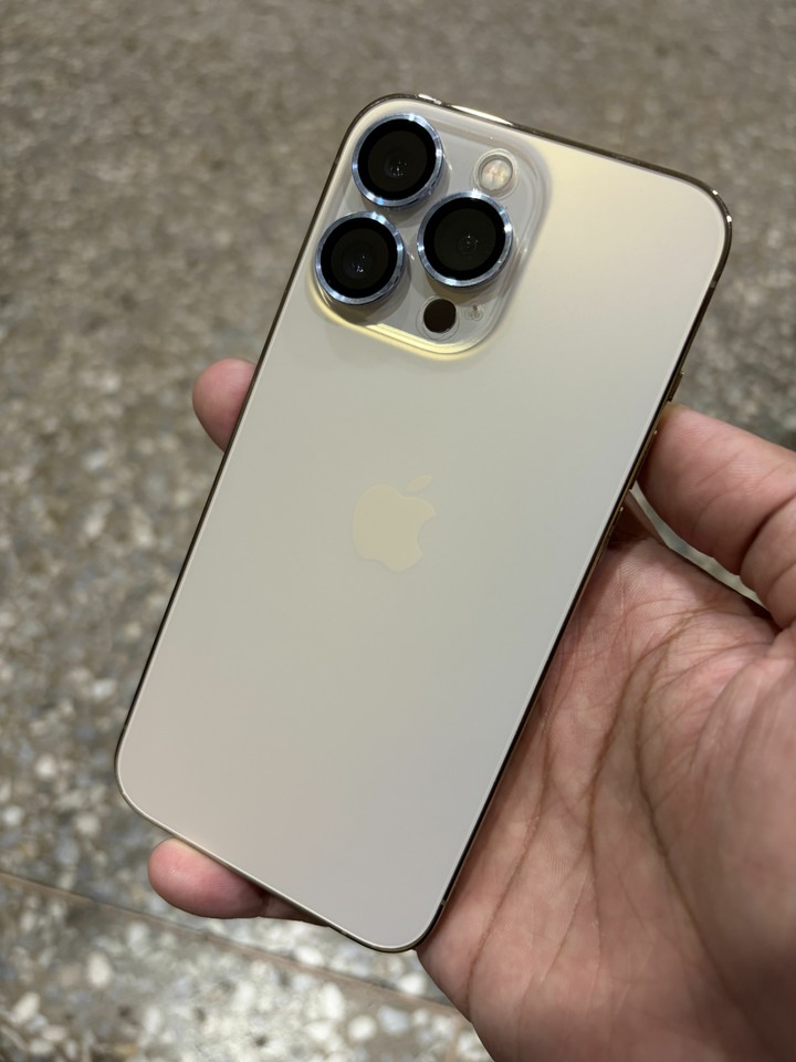 賣IPhone 13 pro 128G 金，框有傷，電池88，過保單機