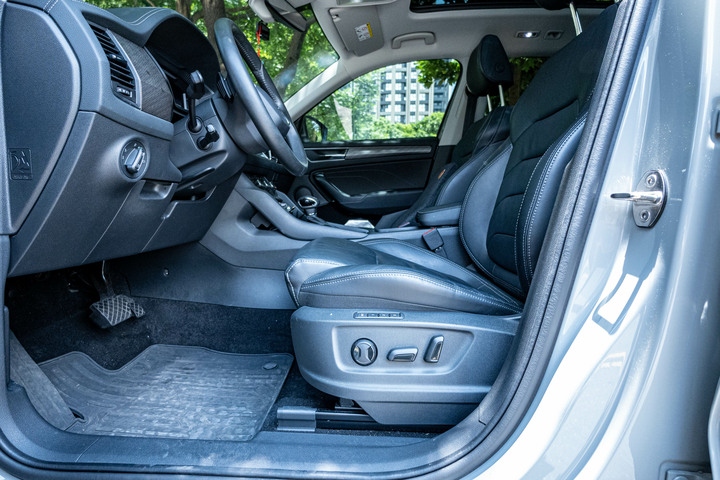 【個人自售】誠售《 2023 Skoda Kodiaq 2.0 TSI 4x4 七座 》