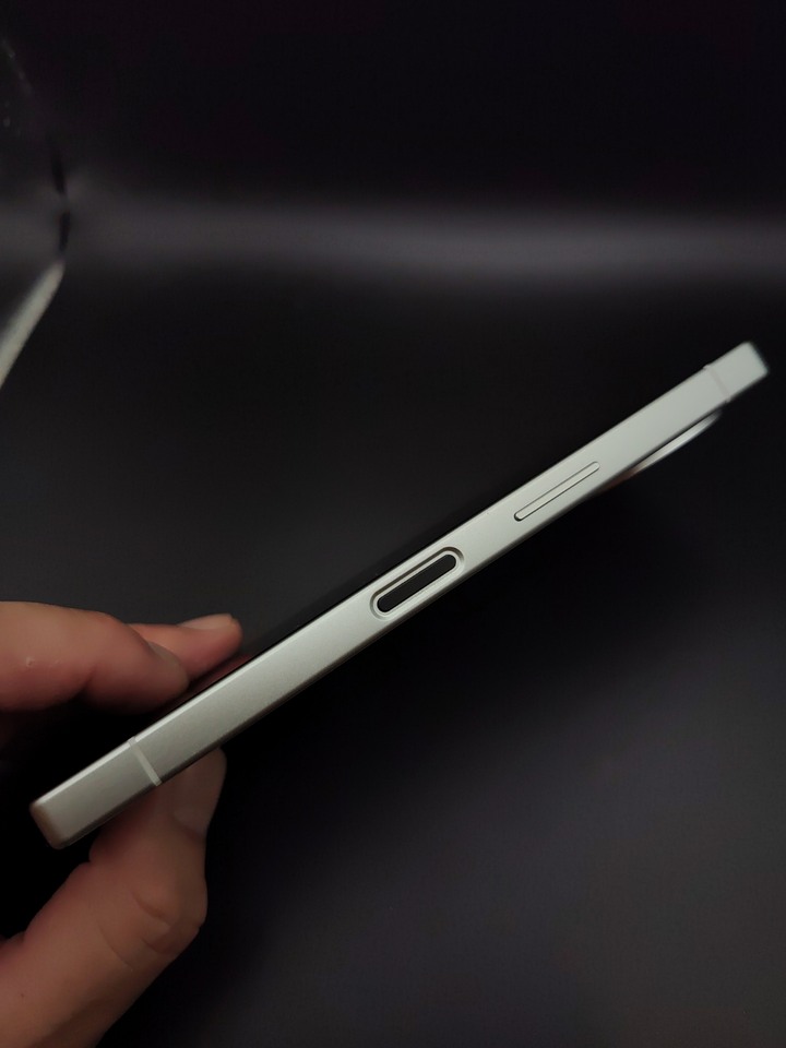 SHARP AQUOS R9 12G256GB 白