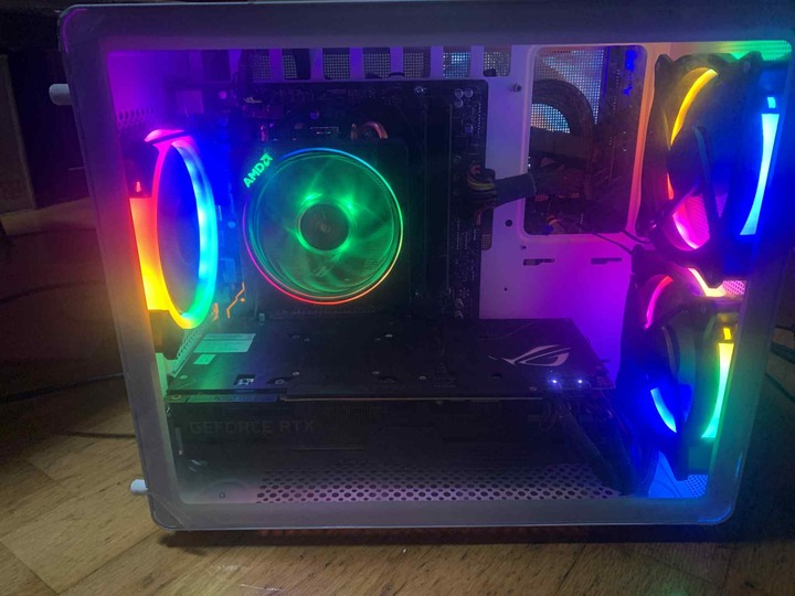 賣 RTX 2070 SUPER 8G 遊戲主機一台