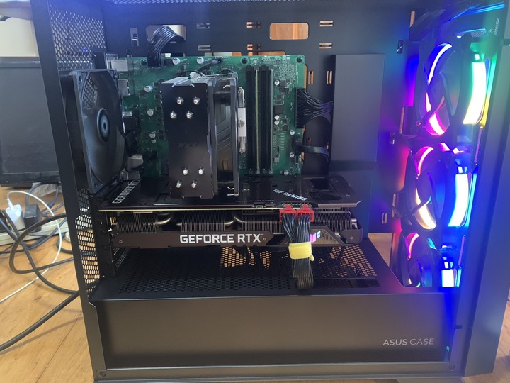 賣 RTX 3070 8G 遊戲主機一台